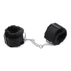 Restricciones Muñecas Con Pelitos de Ohmama Fetish | Piumer